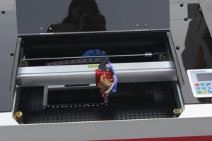 2024 mới nhất Khắc Độ chính xác cao và tốc độ cao nhỏ 4060 CO2 50 Wát máy khắc laser - Product Image 2