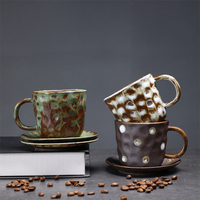 Tasse à café en grès rustique irrégulière façonnée à la main avec soucoupe 280 ml, glaçure effet four, ensemble de tasses en céramique pour le thé de l'après-midi