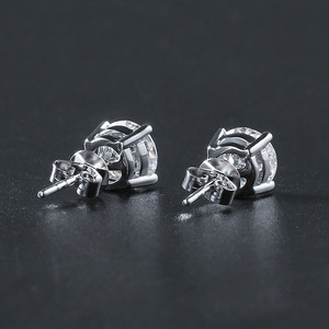 Orecchini Super Scintillanti con Zirconi <span class=keywords><strong>a</strong></span> Quattro Punte, Design Cielo Stellato, per Uomo e Donna, Modello Semplice con Otto Cuori e Otto Frecce - Product Image 4