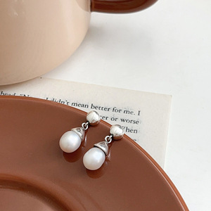 Boucles d'oreilles Yinruitai S925 en argent sterling avec perle en forme de goutte pour un usage quotidien - Product Image 4