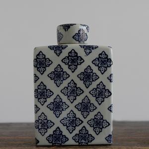 จีนแบบดั้งเดิมหรูหราพอร์ซเลนโบราณสีฟ้าและสีขาวกระป๋องโถเก็บเซรามิกสำหรับตกแต่งบ้าน - Product Image 4