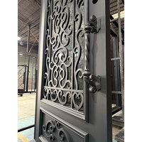 Porte d'entrée en fer forgé de style européen classique, sur mesure, pour villa familiale américaine, avec une porte et une demi-porte extérieures
