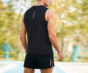 Débardeurs de sport blancs en spandex pour hommes – Vente en gros, personnalisables, respirants, réfléchissants, pour la course en extérieur, séchage rapide, pour le fitness - Product Image 4