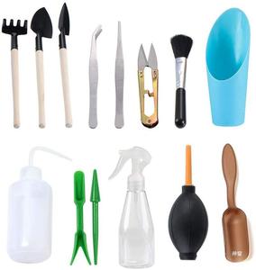 Set di 14 Mini Attrezzi da Giardinaggio OEM DD3226 con Tappetino per Trapianto, Kit di Strumenti Manuali in Miniatura per la Cura delle Piante e delle Succulente - Product Image 5
