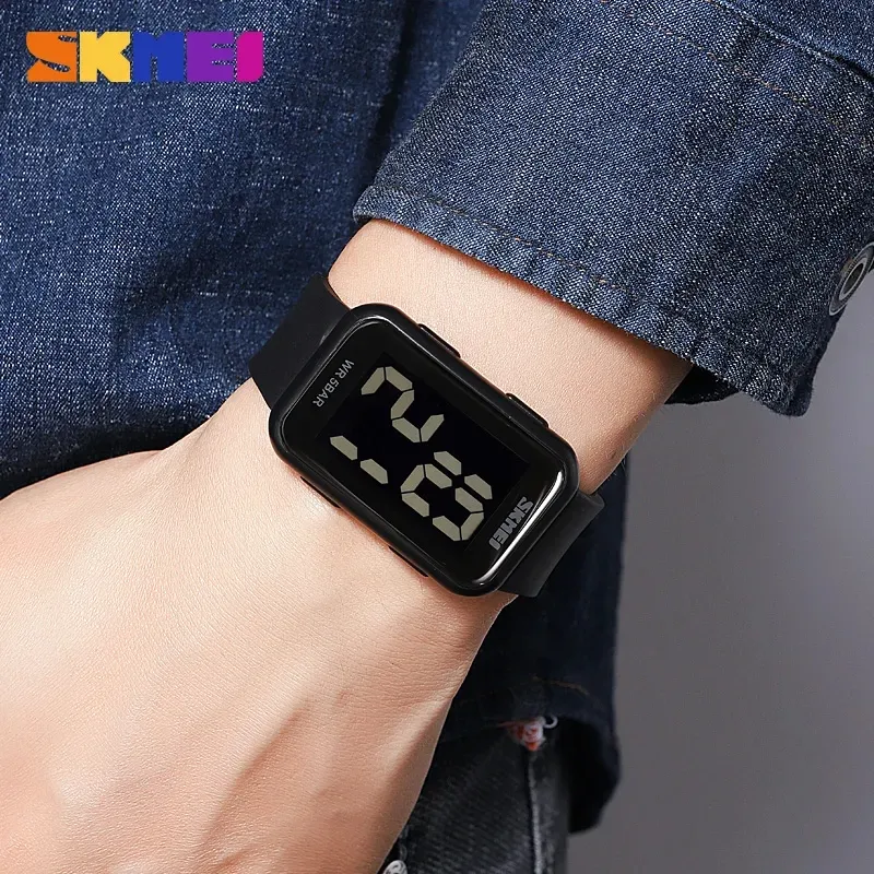 SKMEI Simple Sports Style Watch Calendar Luminous Waterproof Silicone Strap Big Print Display Trend Square Electronic Watch 201