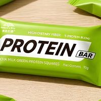 Barre protéinée au matcha et au lait, carré protéiné vert, collation énergétique faible en glucides, marque privée