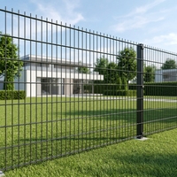 Panneaux de clôture en treillis soudé 3D galvanisé au design moderne pour terrains de sport et périmètres industriels, conception incurvée
