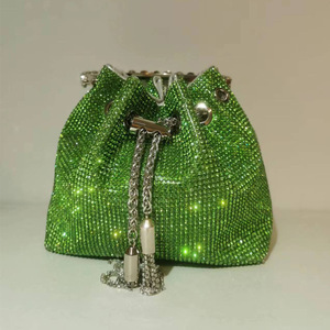 Bolso de Mano 2026 con Adornos de Diamantes, Bolso con Incrustaciones de Diamantes, Totalmente Cubierto de Diamantes, Moderno y Elegante, Pequeño y Cuadrado, para Mujer - Product Image 6