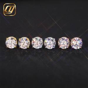 Pendientes de tuerca con engaste de garra de moissanita VVS de corte brillante, chapados en oro de 18K, elegantes y clásicos para uso diario, joyería para mujer al por mayor - Product Image 1