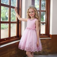 Robe de princesse brodée pour filles, robe de demoiselle d'honneur faite à la main avec des fleurs en perles