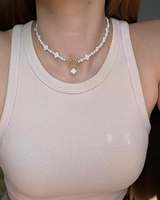 Collier ras de cou en perles d'eau douce délicates de qualité supérieure, fait à la main, personnalisé, minimaliste, avec un charme en coquillage, vente en gros