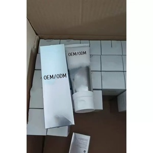 <span class=keywords><strong>2025</strong></span> <span class=keywords><strong>Best</strong></span>-seller Nettoyant hydratant 150ml Nettoyant apaisant à l'acide hyaluronique de haute qualité