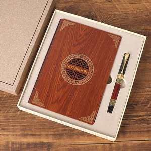 ชุดของขวัญสมุดโน้ตสแตนเลส A5 พร้อมกล่องของขวัญ สำหรับธุรกิจแฟชั่นระดับไฮเอนด์  โลโก้สั่งทำได้ เหมาะสำหรับงานประชุมบริษัท และของขวัญวันขอบคุณพระเจ้า - Product Image 1