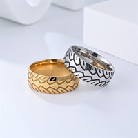 Bague en acier inoxydable pour hommes à la mode Vente en gros 8mm Bague vintage sculptée Stock de bijoux