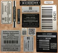 Plaque signalétique en acier inoxydable gravé, en aluminium anodisé avec code QR et fixation par rivets pour machines et équipements