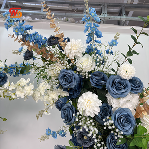 ดอกไม้ประดิษฐ์ LEDA สำหรับตกแต่งทางเดินเวที จุดศูนย์กลางโต๊ะ ประดับด้วยดอกกุหลาบสีขาวและสีน้ำเงิน พร้อมดอกไฮเดรนเยีย - Product Image 4