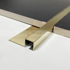 Profilé en acier inoxydable sur mesure EX1022 avec des caractéristiques durables et imperméables pour la décoration intérieure commerciale - Product Image 1