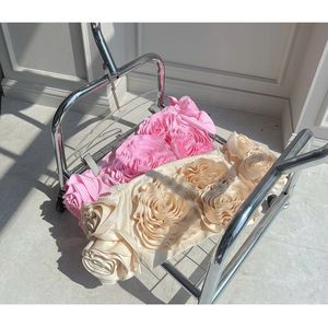 Coshe Alice 2025, colección romántica moderna de verano, sin cuello Top con hombros descubiertos, adorno Floral 3D tejido, ajuste ajustado de Vietnam - Product Image 1