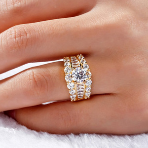 Anello Nuziale in Oro con Cristalli di Zirconia per Donne, Gioiello di Lusso Chic per Fidanzamento e Feste, Regalo di Moda - Product Image 6
