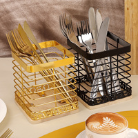 Panier de rangement carré doré pour ustensiles de cuisine avec base en bois, conteneur de rangement en métal pour capsules de café pour la maison et la cuisine