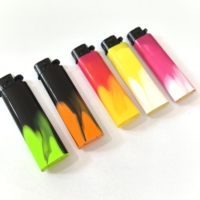 Briquet jetable de briquet de silex de conception moderne classique en plastique rechargeable pour le camping fumer BBQ Logo personnalisé emballage de cigarettes