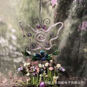 Campana de Viento Solar con Forma de Mariposa, Luz LED para Jardín, Decoración Colgante para Exteriores con Panel Solar y Batería Incluidos - Product Image 1