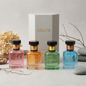Aikun Coffret de parfum 100ml en verre carré, parfum personnalisé longue durée, faible MOQ, logo par transfert d'eau, pour startups de marques - Product Image 1