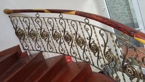 ประตูเหล็กยูโร ดีไซน์ฝรั่งเศสใหม่ บันไดเหล็กแข็งแรง ขนาด 14x14 มม. ผลิตในเวียดนาม รับประกัน 3 ปี - Product Image 5