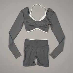 Haut court de yoga respirant à manches longues pour femme, <span class=keywords><strong>t</strong></span>-<span class=keywords><strong>shirt</strong></span> de sport <span class=keywords><strong>moulant</strong></span> avec soutien-gorge intégré, ensembles de yoga personnalisables en patchwork durable - Product Image 6