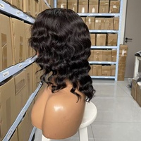 Perruques 100% Cheveux Humains Brésiliens Ondulés Profonds Naturels Noirs pour Femmes Vente Directe Usine