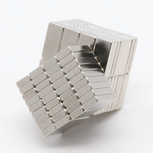 Aimants en blocs de néodyme NdFeB de haute qualité N38H/N52 3,7x1,2x2mm, usage industriel permanent, certifiés ISO9001 - Product Image 3