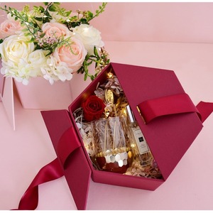 Caja de Regalo de Papel con Forma Especial Personalizada para Flores, Perfumes, Cosméticos y Productos para el Cuidado de la Piel, con Cinta de Seda - Product Image 4