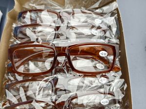 <span class=keywords><strong>Gafas</strong></span> <span class=keywords><strong>de</strong></span> Lectura con Lentes Transparentes Marrones Anti-Luz Azul, Ligeras, Portátiles y Económicas para Unisex, Aptas para Todas las Formas <span class=keywords><strong>de</strong></span> Rostro - Product Image 5