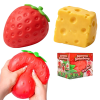 Jouet anti-stress souple en forme de cube de fromage à presser, fraise, à remontée lente, pour enfants et adultes, vente en gros, jouet promotionnel, best-seller