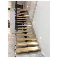 Escalier peu encombrant à marches ouvertes, escalier solide avec fixation murale