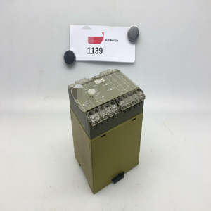 蘑菇安全继电器 Pze3v22 0-22s 24vdc 474200 2s + 1 24v 3,5va - Product Image 1