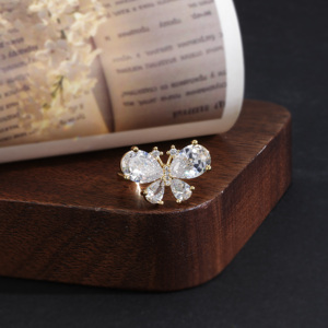 Anillo de Mariposa Chapado en Oro con Circonita |   Joyería de Mariposa con Circonita Cúbica Brillante para Mujer |   Delicado regalo para citas y uso diario - Product Image 5