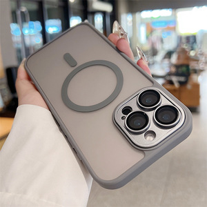 Custodia per telefono in silicone di lusso antiurto magnetica satinata con fori precisi per <span class=keywords><strong>iPhone</strong></span> 17/16/15 Pro Max/14 - Product Image 3