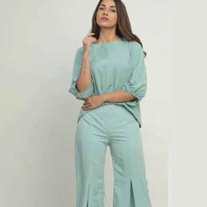 Conjunto de Dos Piezas Casual de Verano para Mujer al por Mayor: Top de Manga Corta con Cuello Redondo y Pantalón de Pierna Ancha con Pliegues Delanteros, Color Liso, Estilo Loungewear - Product Image 4