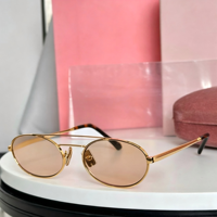 Lunettes de soleil tendance unisexe de luxe à monture carrée intégrale, dégradées, légères, dorées, en métal et nylon, protection UV, vente en gros, blanc et rouge