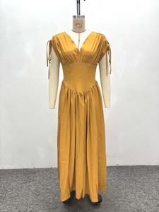 เดรสผู้หญิงคอวีเอวสม็อคสไตล์แอฟริกันใหม่สีพื้นเรียบหรูมีจีบแฟชั่น - Product Image 6