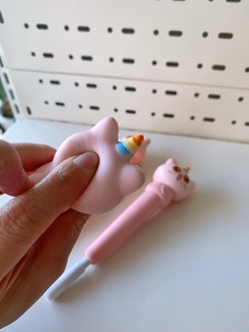 ใหม่สร้างสรรค์น่ารัก Kawaii 3D แมวยูนิคอร์นปากกาลูกลื่นสำหรับเด็กเครื่องเขียนของขวัญของเล่นปากกาความเครียดปล่อยของเล่น - Product Image 3