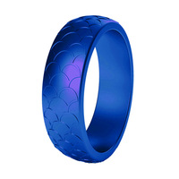 Vente en gros de bagues de mariage en silicone en forme d'écailles de poisson, nouvelle conception, style décontracté/sportif, bague personnalisée pour homme et femme