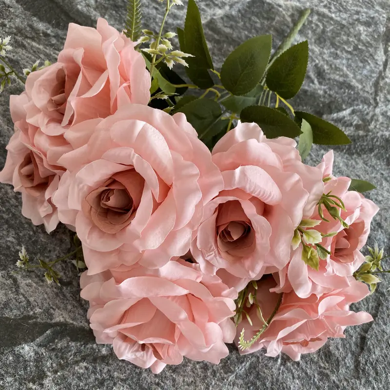 Fleurs de table de mariage entièrement approvisionnées Bouquet de roses en soie 7 têtes 25 couleurs de roses artificielles