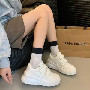 Zapatos Casuales de Otoño con Suelas Gruesas y Tacones Elevados. Zapatillas Deportivas Estilo Coreano para un Look Urbano Zapatos de Moda. - Product Image 5