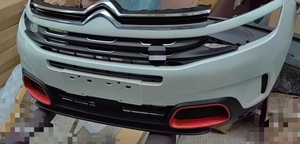 Utilisé pour Dongfeng Citroen <span class=keywords><strong>C5</strong></span> Aircross Auto Car Bodykit Nez Cut Lèvre de pare-chocs avant avec remplacement de pare-chocs de phares - Product Image 6