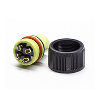 Konektor Industri Tahan Air IP68 4 Pin Female Plug 10A 250V AC Thread Lock Konektor Kabel Hijau untuk Otomasi Robotik IoT