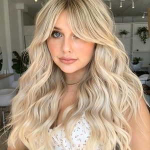 Peluca Larga y Rizada de Estilo Europeo-Americano para Mujer, Color Rubio Platino, Hecha a Máquina, Natural y Moderna - Product Image 1