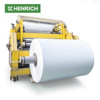 Papier toilette en rouleau mère, matière première essentielle pour la fabrication de papier hygiénique, indispensable pour les toilettes quotidiennes