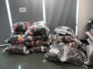 เสื้อผ้าแฟชั่นมือสองเป็นมิตรกับสิ่งแวดล้อม เสื้อผ้ามือสองระดับพรีเมียม - Product Image 4